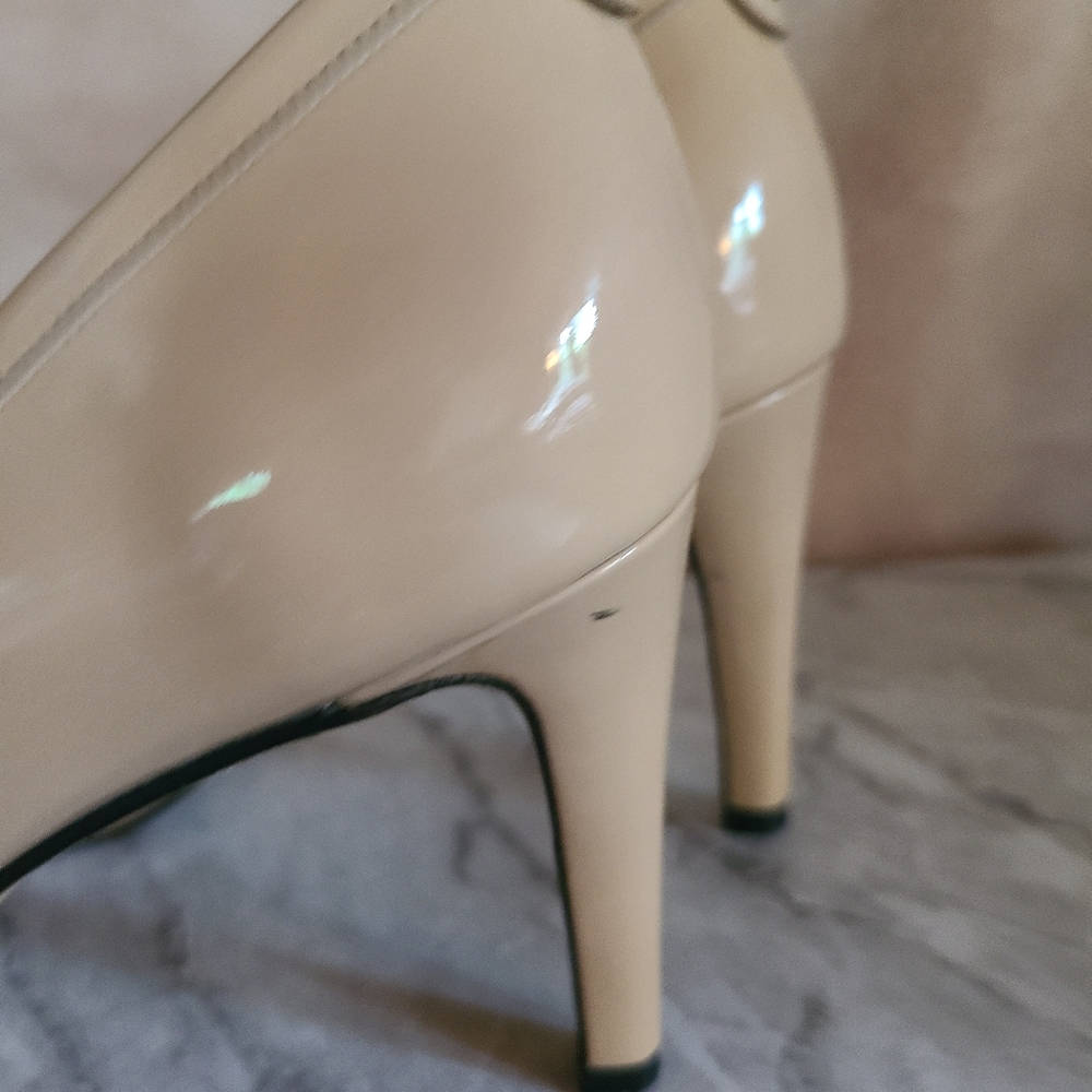 Stuart Weitzman Peep‎ Toe Neutral Patent Leather Tan Heels - Picture 5 of 9